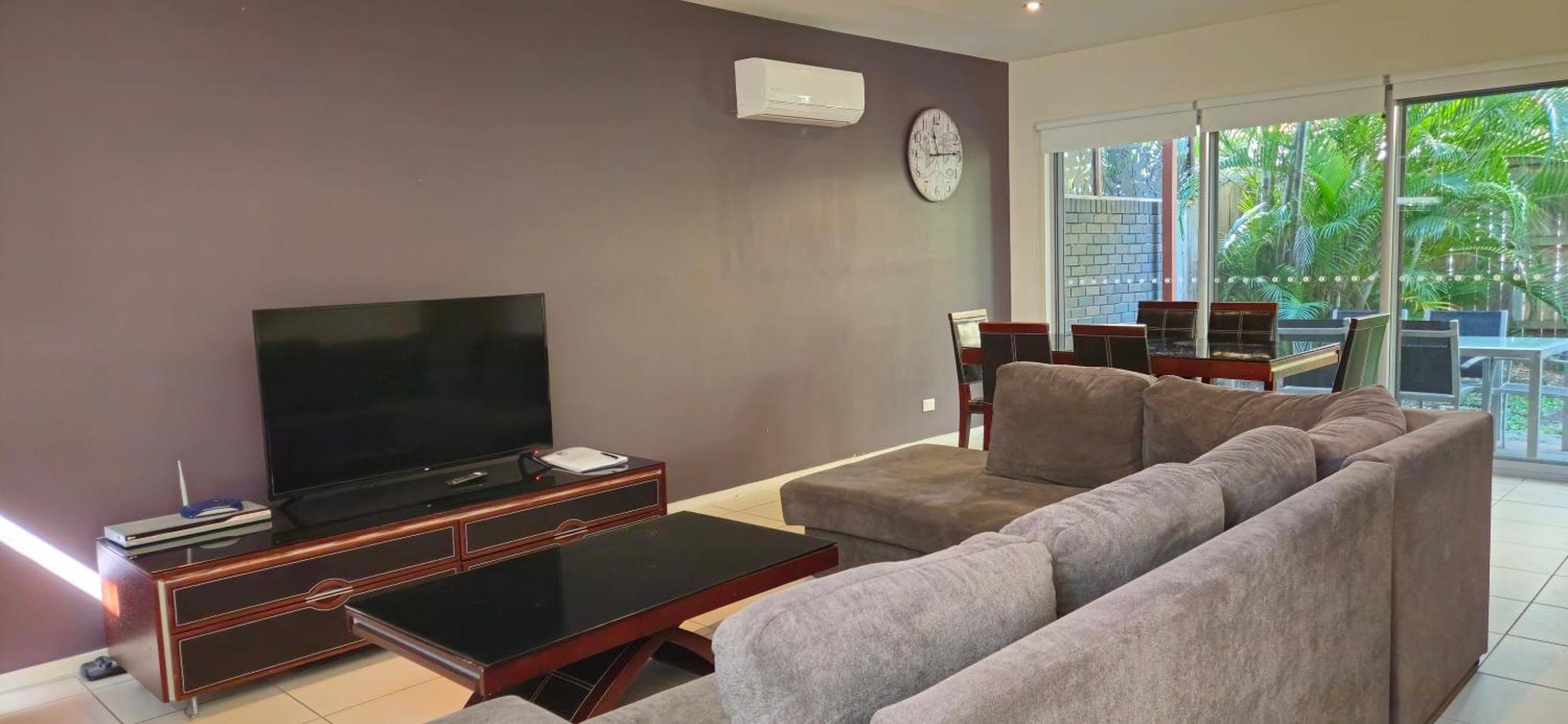 Villa Quarterdecks Retreat Urangan Exterior foto