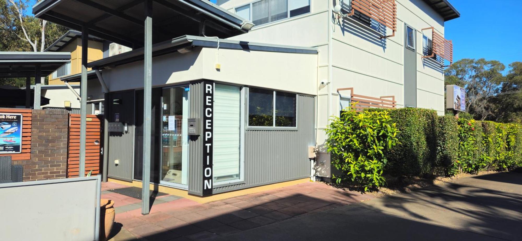 Villa Quarterdecks Retreat Urangan Exterior foto