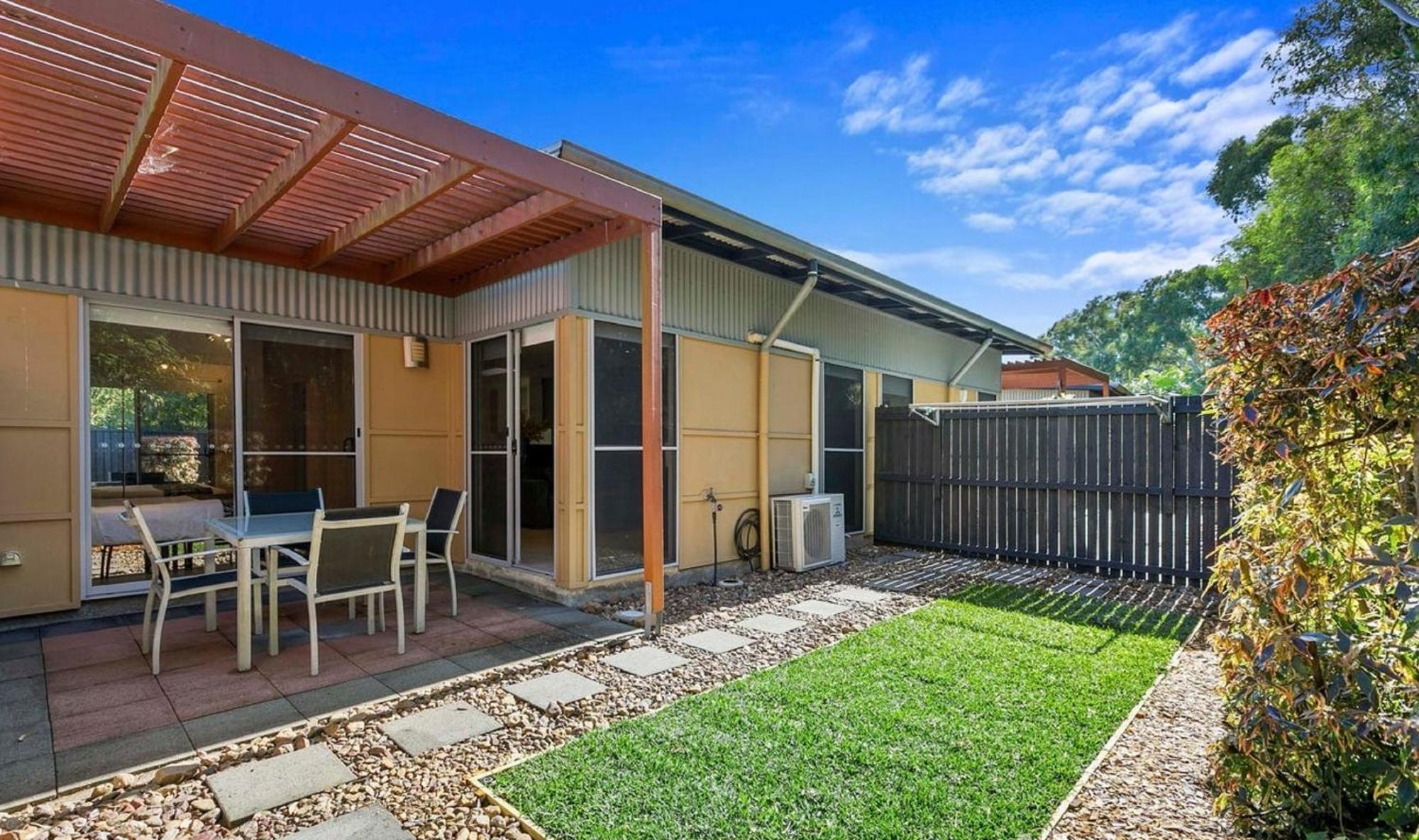 Villa Quarterdecks Retreat Urangan Exterior foto