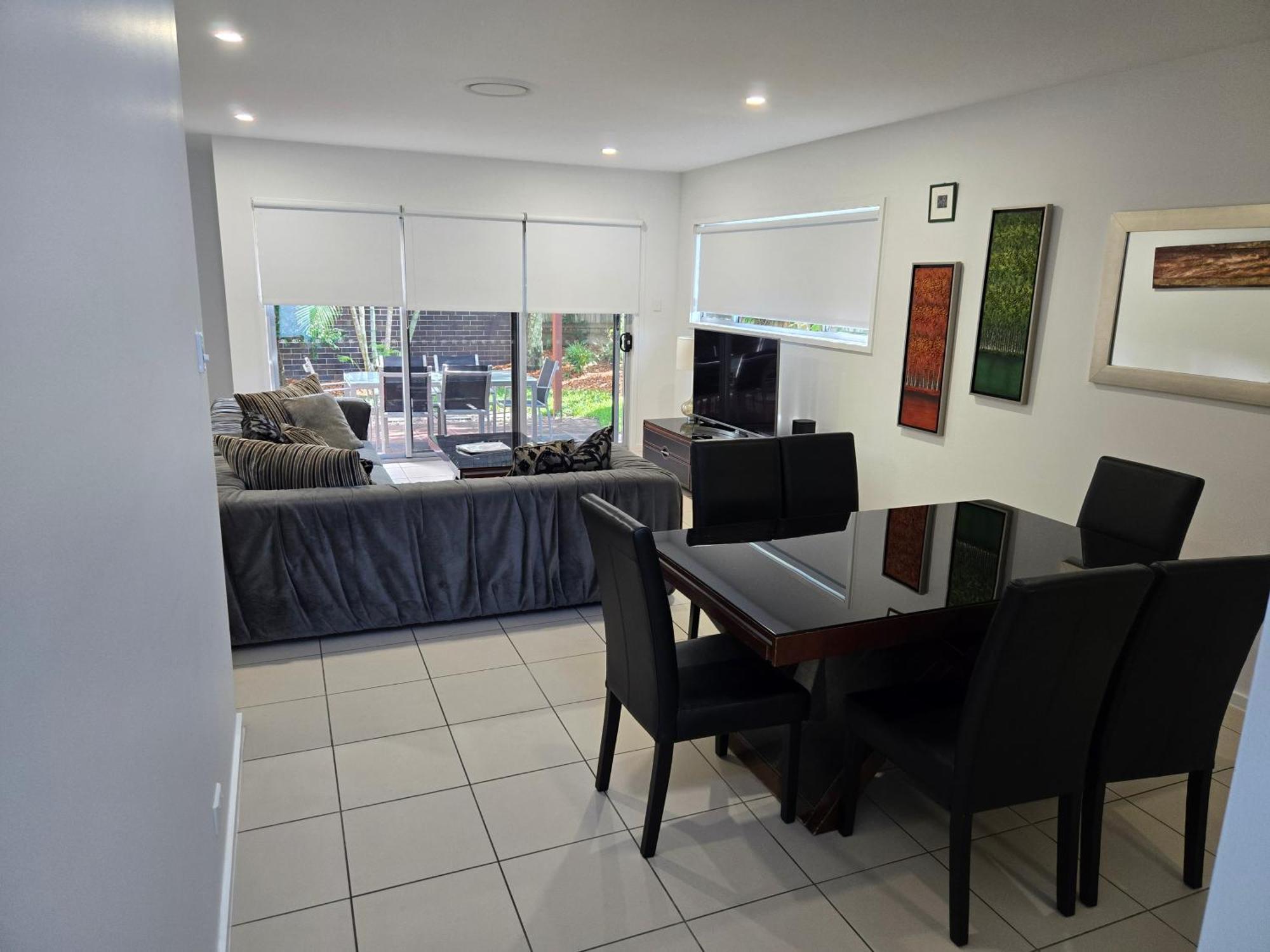 Villa Quarterdecks Retreat Urangan Exterior foto