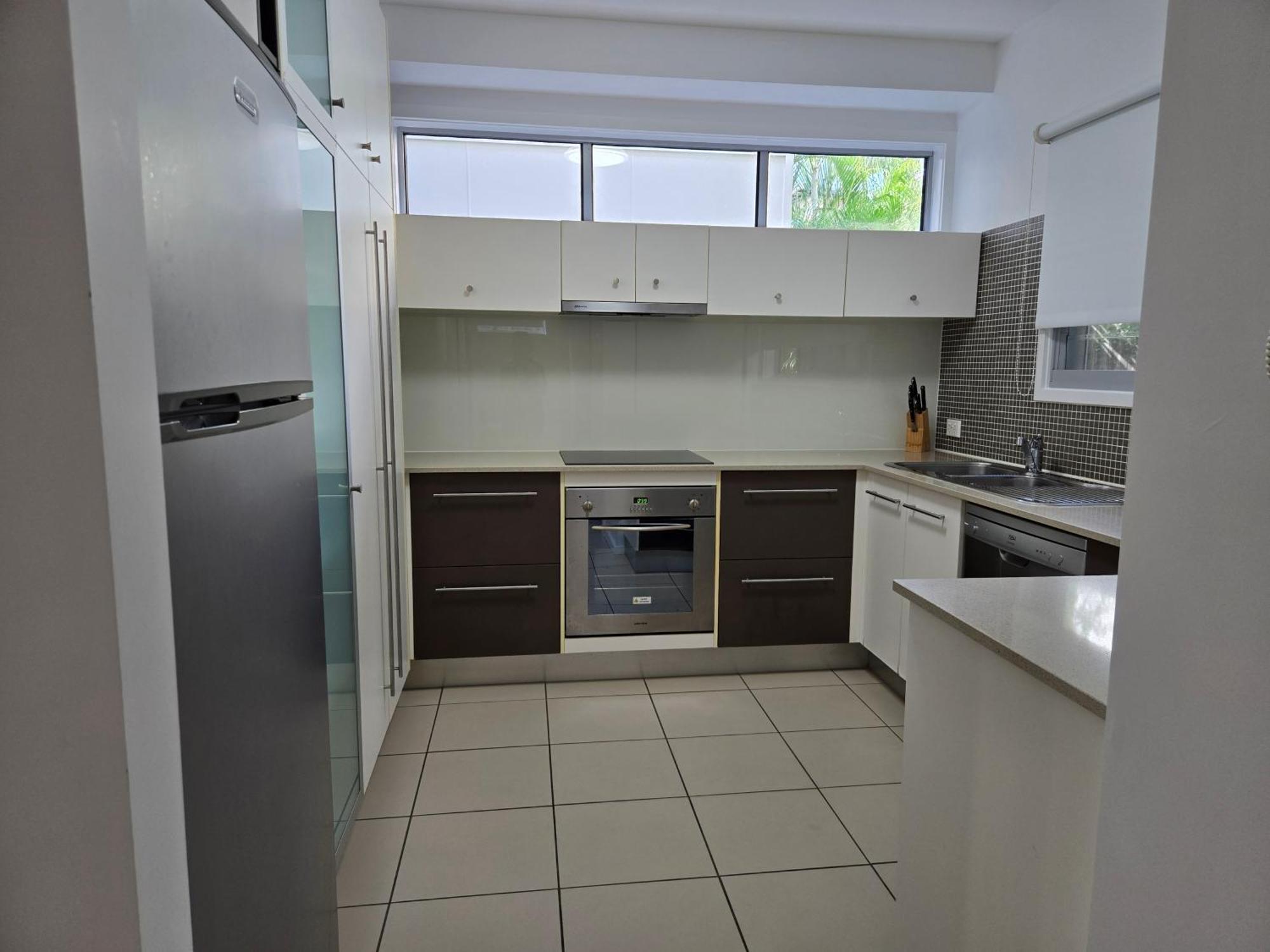 Villa Quarterdecks Retreat Urangan Exterior foto